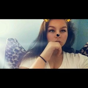 Meet your Posher, Hali